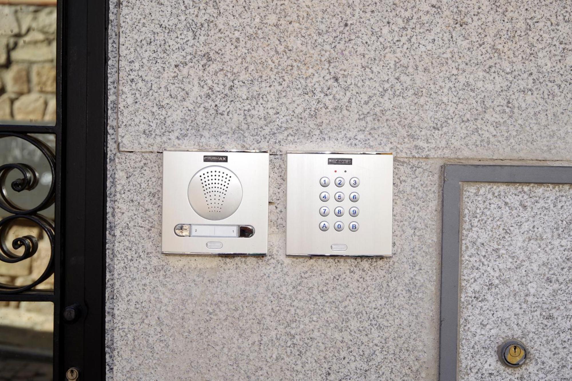 Vallespin 43 Parking, Wifi Avila Bagian luar foto